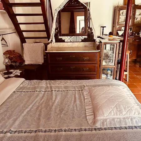 Mae Carril كالداس دا راينها